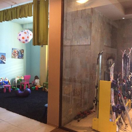 Stenata Huge Ski To Door Apartment ปอมโปโรโว ภายนอก รูปภาพ