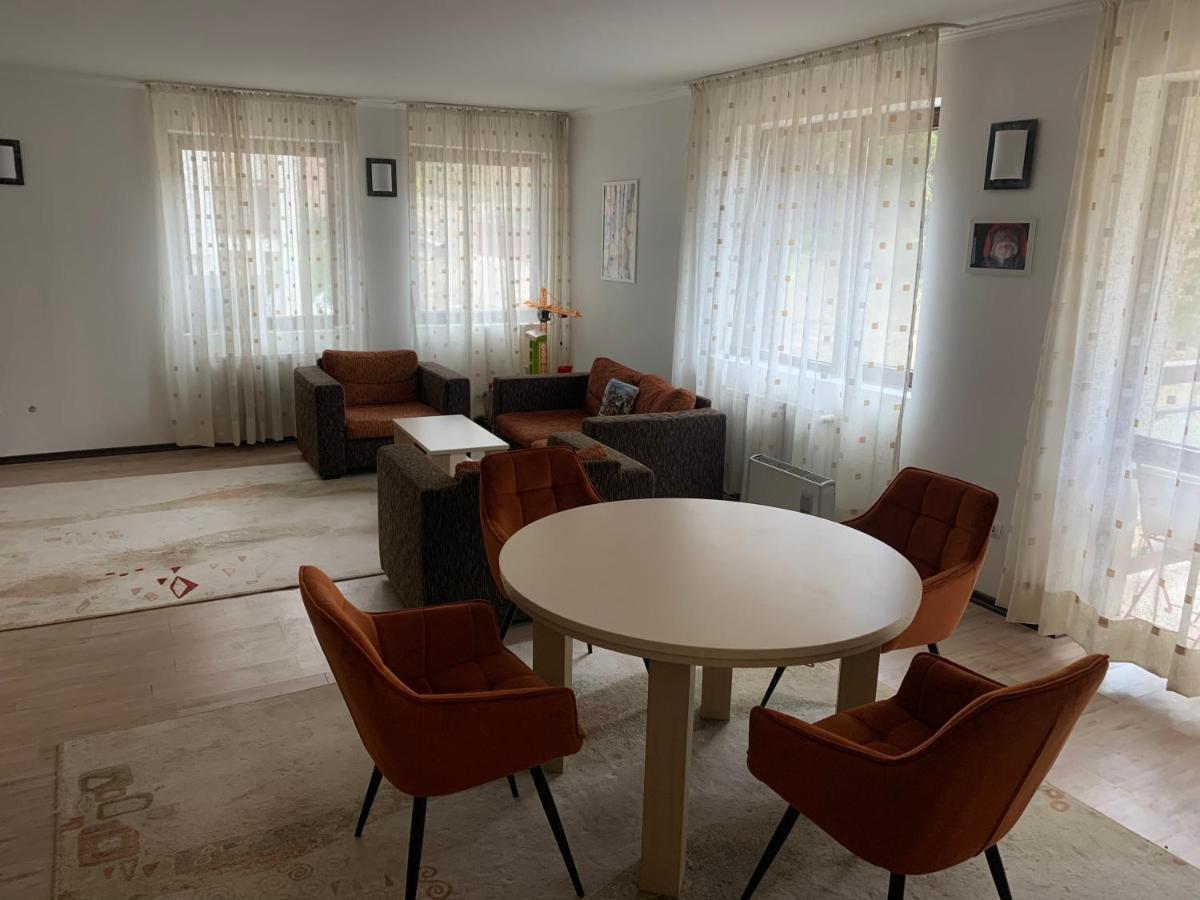 Stenata Huge Ski To Door Apartment ปอมโปโรโว ภายนอก รูปภาพ