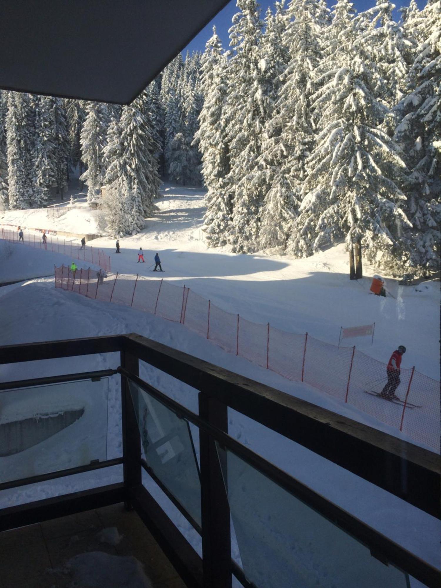 Stenata Huge Ski To Door Apartment ปอมโปโรโว ภายนอก รูปภาพ