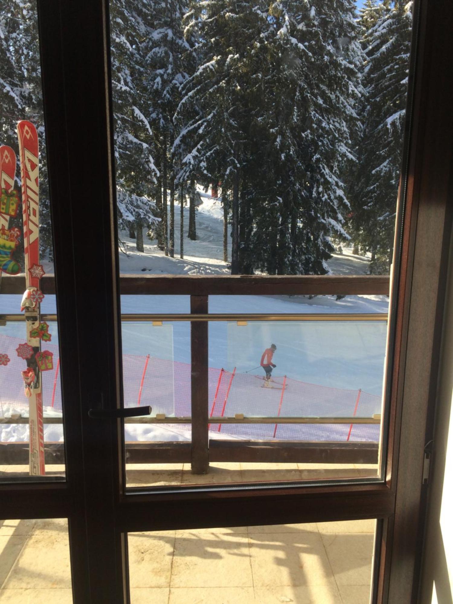 Stenata Huge Ski To Door Apartment ปอมโปโรโว ภายนอก รูปภาพ