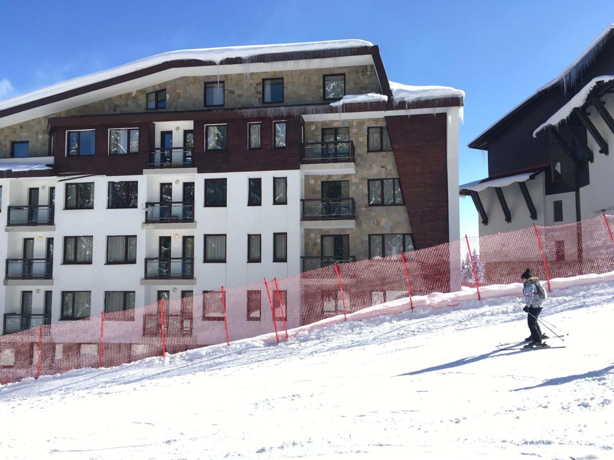 Stenata Huge Ski To Door Apartment ปอมโปโรโว ภายนอก รูปภาพ
