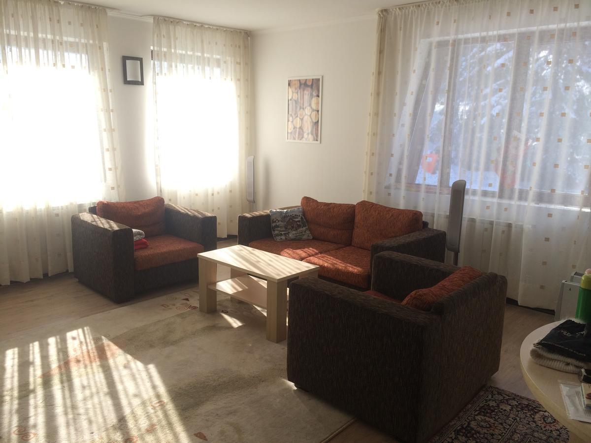Stenata Huge Ski To Door Apartment ปอมโปโรโว ภายนอก รูปภาพ